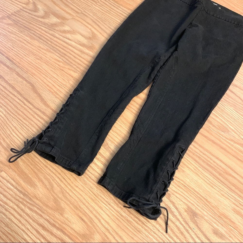 JUICY COUTURE Capris - Picture 13 of 16